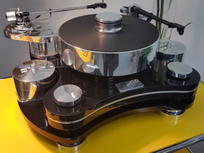 TRANSROTOR ZET 3 turntable with 2 motors at Munich High End 2018